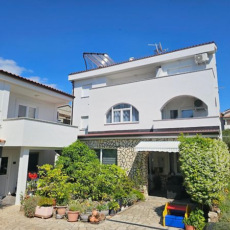 Apartmani Kurjakovic - 푸나트 외부 사진