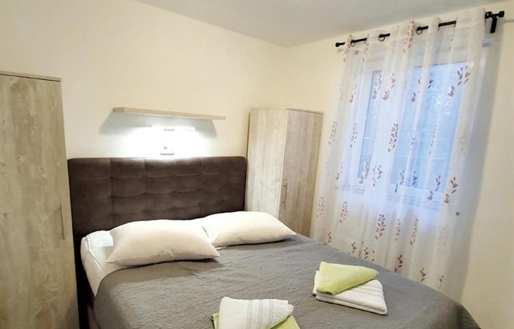 Apartmani Kurjakovic - 푸나트 외부 사진