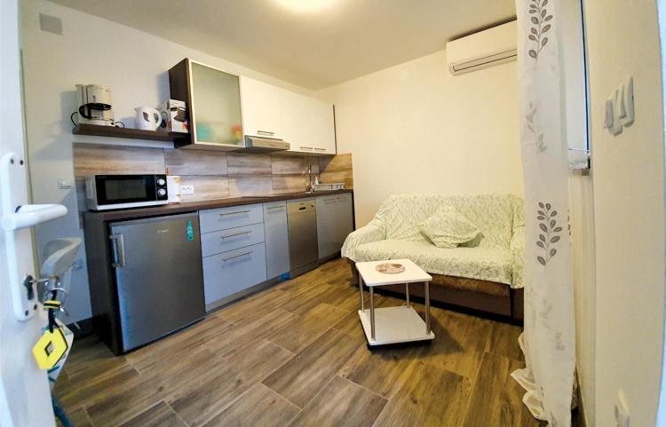 Apartmani Kurjakovic - 푸나트 외부 사진