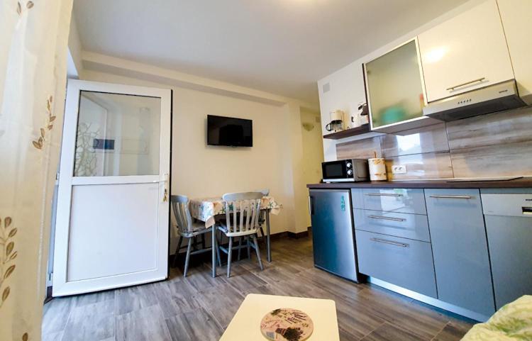 Apartmani Kurjakovic - 푸나트 외부 사진